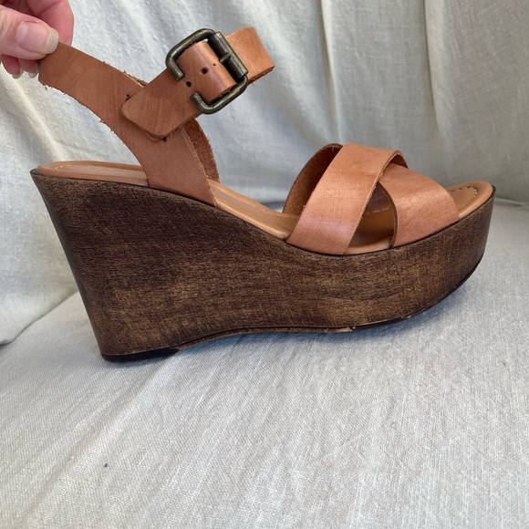 Kurt Geiger Carvella Wood & Leather Wedges - Picture 5 of 7